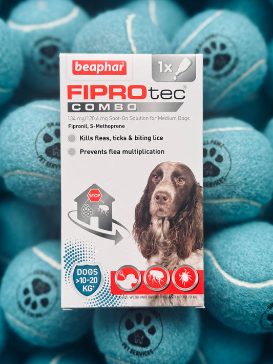 Packaging of Fiprotec Combo for Medium Dogs, featuring a pipette and information about the product's use for flea and tick control.