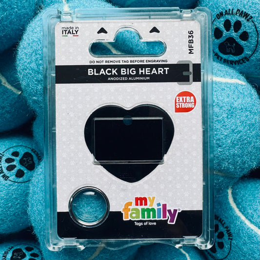 Packaging of 'Black Big Heart' dog tag with 'my family' branding on a blue background.